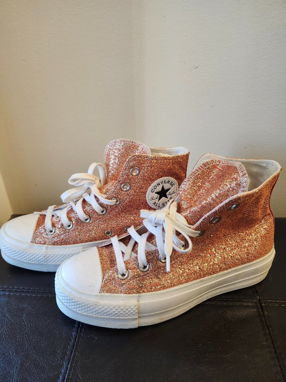 Converse women shoes 7.5 us